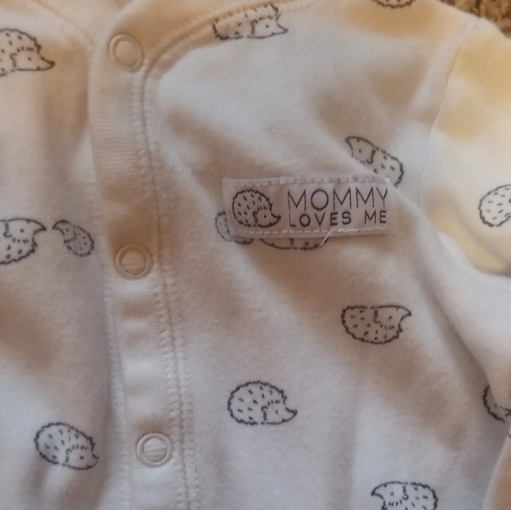 Baby Boy's Carter's 6M 2 PC Pajama Bundle.